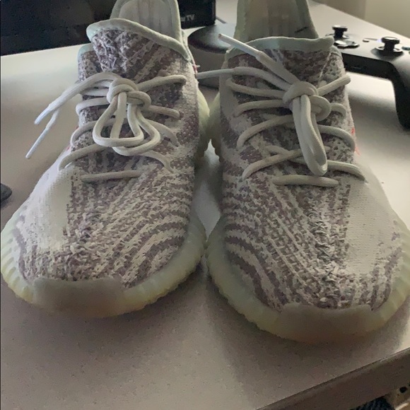 Yeezy boost 350 V2 - Picture 2 of 4